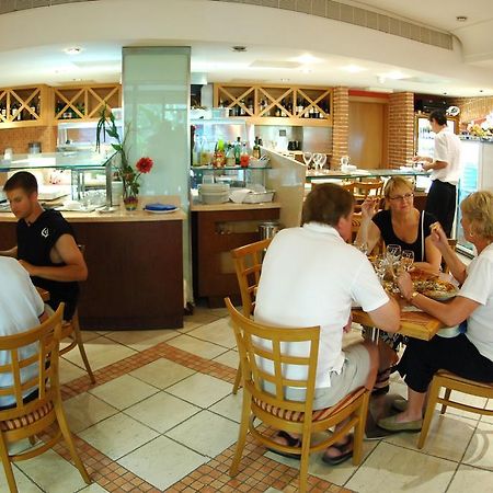 Fortina Spa Resort Sliema Restaurant foto A restaurant in a hotel