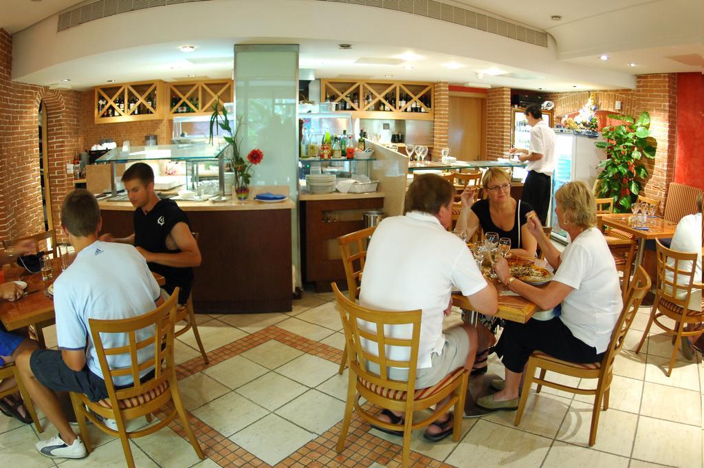 Fortina Spa Resort Sliema Restaurant foto A restaurant in a hotel
