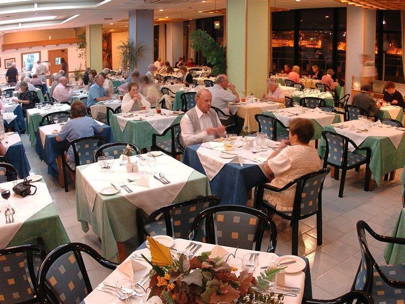 Fortina Spa Resort Sliema Exterior foto The dining room at the National Presbyterian Center