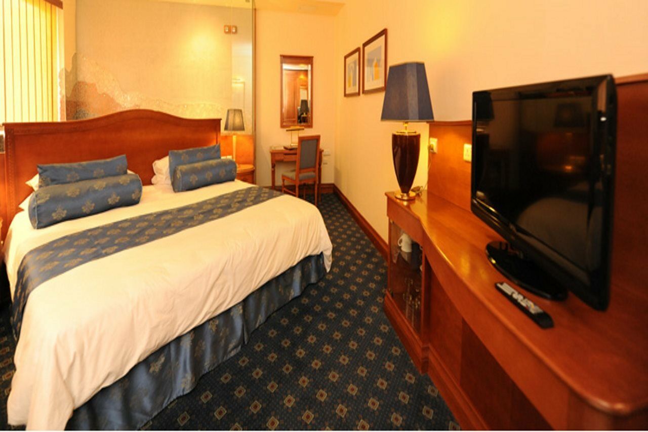 Fortina Spa Resort Sliema Exterior foto A room at the hotel